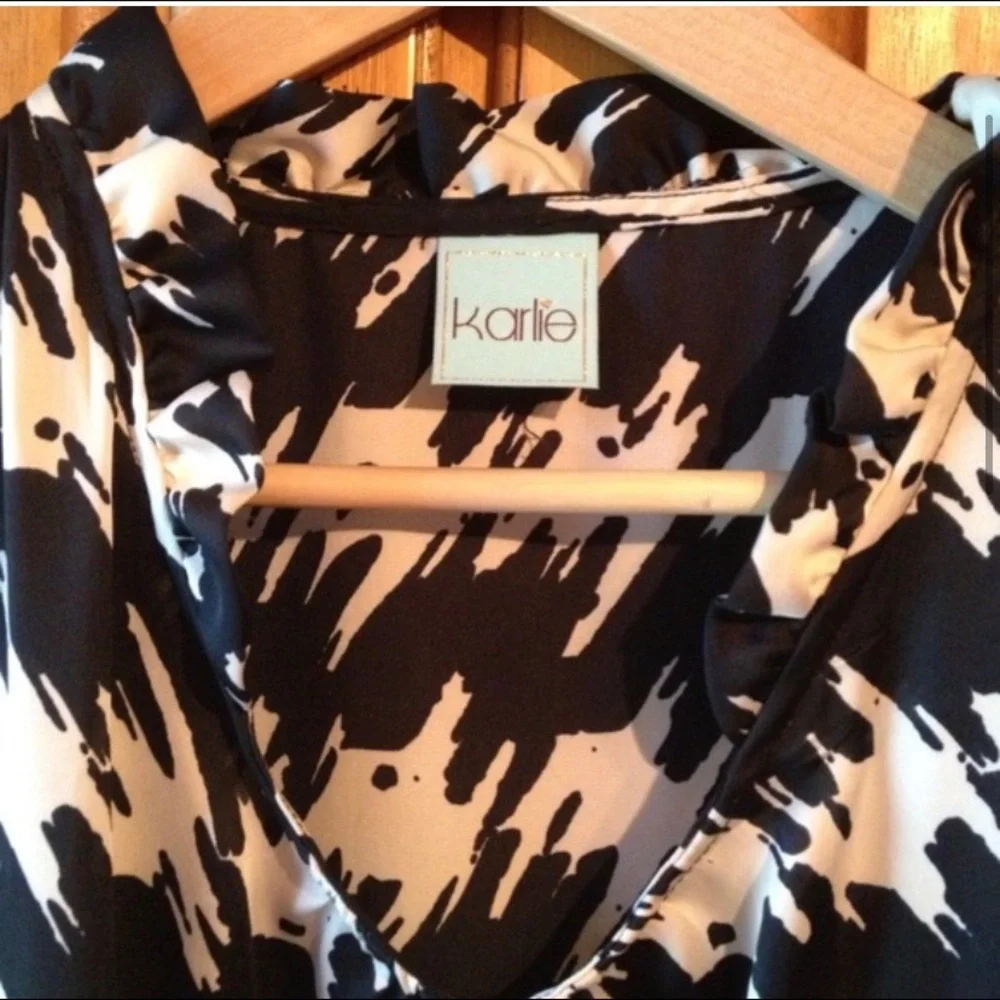 Houndstooth satin top - Picture 2 of 2